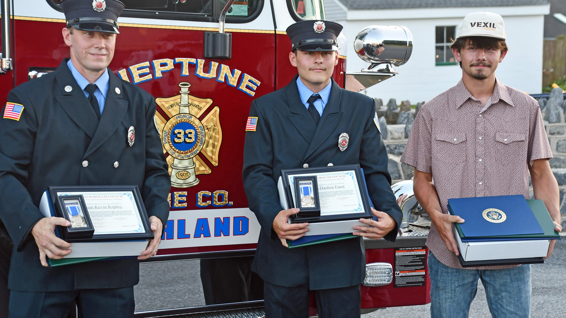 Firefighters, teen honored for saving driver from Richland train hit