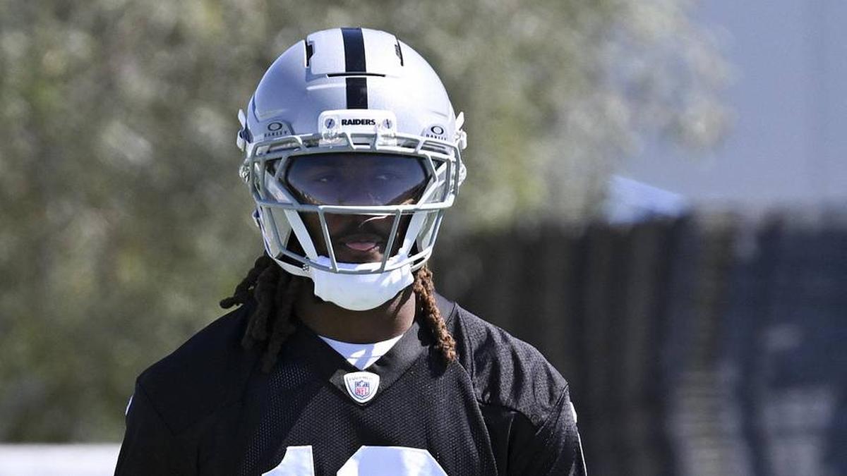  May 28, 2026; Henderson, NV, USA; Las Vegas Raiders wide receiver Dont'e Thornton Jr. (10) runs through a drill during organized team activities at Intermountain Health Performance Center. Mandatory Credit: Candice Ward-Imagn Images | Candice Ward-Imagn Images 