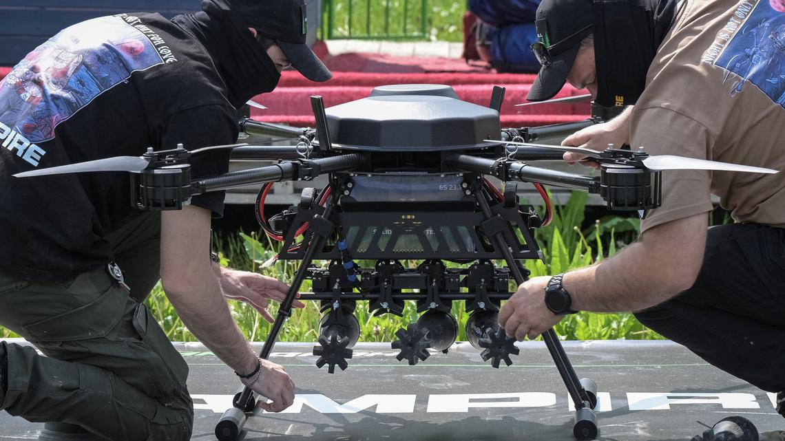 Drone games put Ukraine's best military pilots to the test 