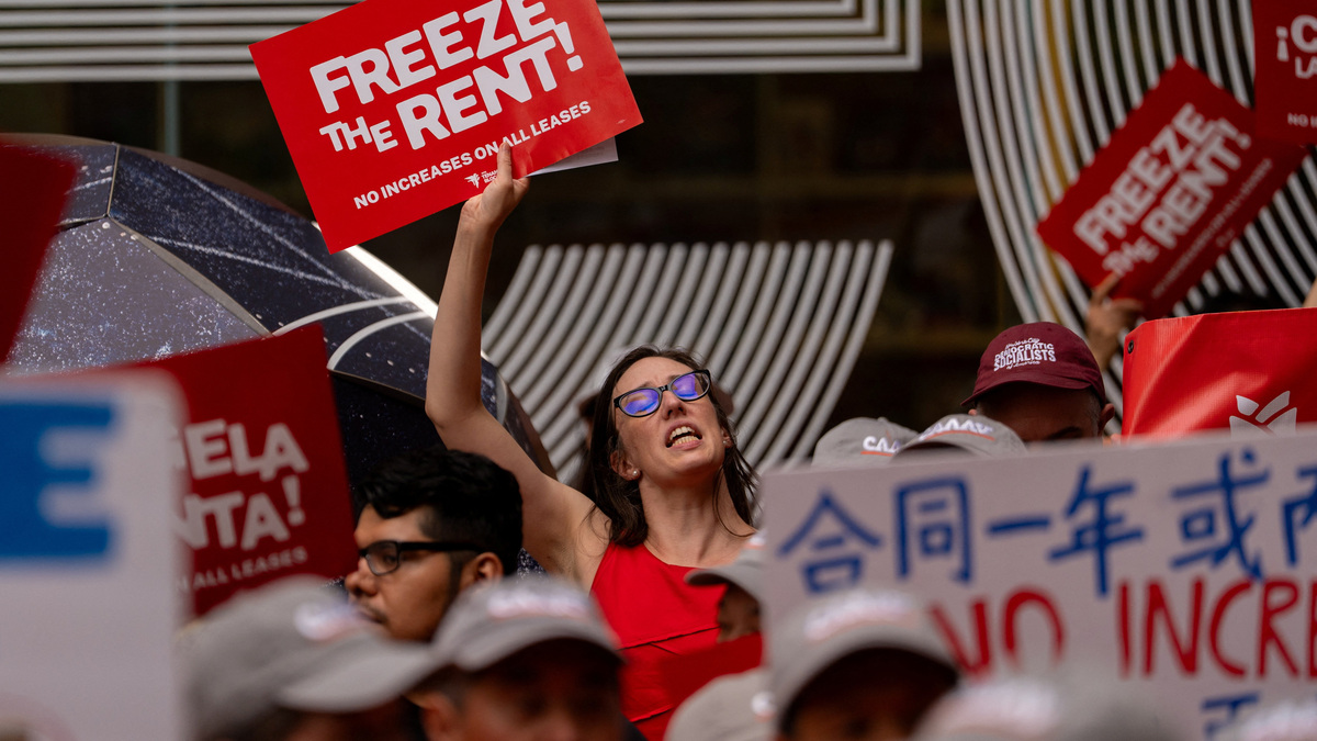People attend a rally outside of El Museo Del Barrio for the final public hearing and vote of New York City's Rent Guidelines Board on rent-stabilized apartments, in New York City, U.S., June 25, 2026. REUTERS/David 'Dee' Delgado