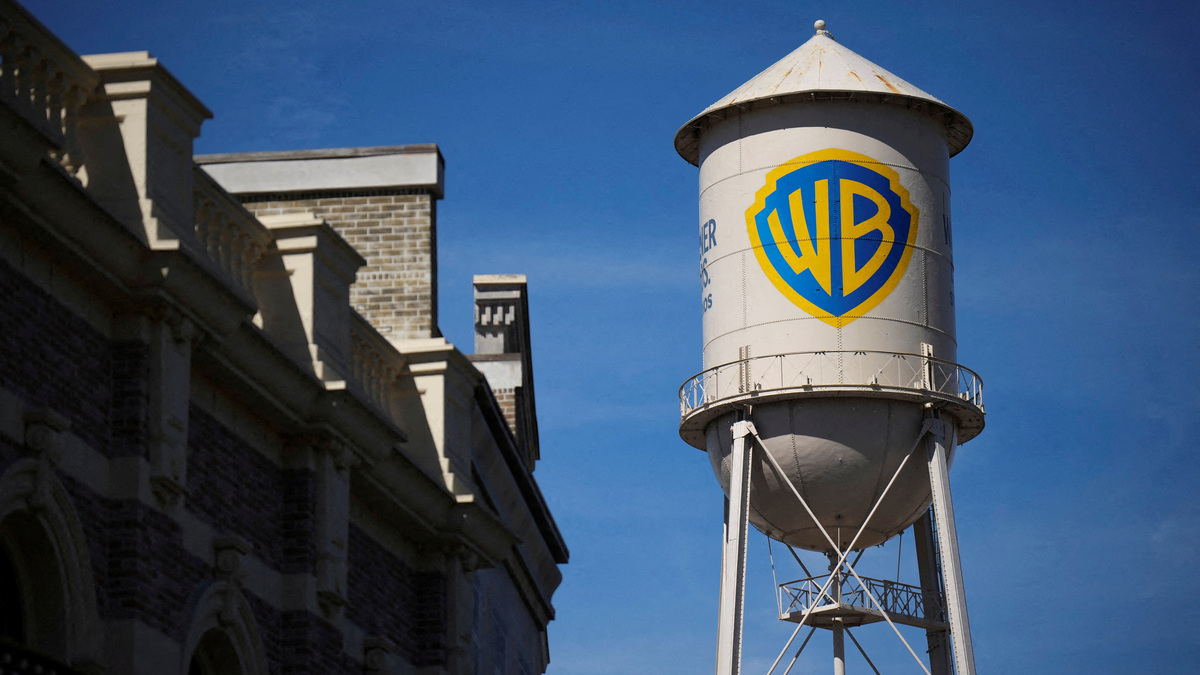 FILE PHOTO: The Warner Bros. Water Tower is pictured at Warner Bros. Studios in Burbank, California, U.S. February 27, 2026. REUTERS/Daniel Cole/File Photo