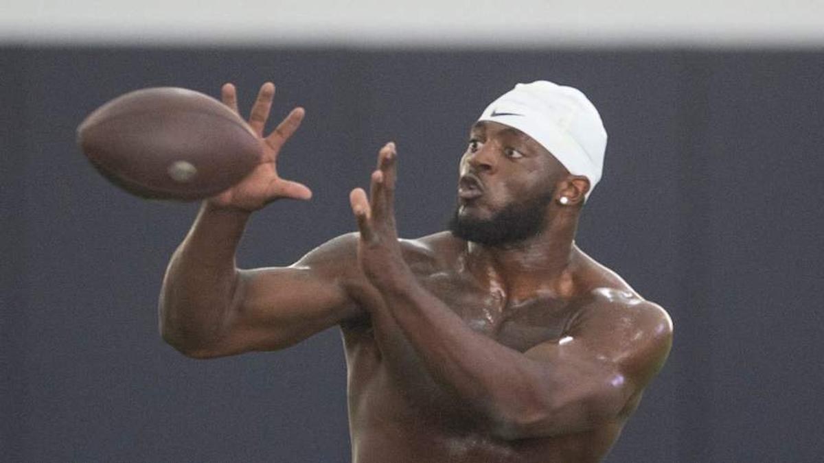  Auburn Tigers buck Keyron Crawford (24) runs drills during Auburn football pro day at Woltosz Performance Center in Auburn, Ala. on Tuesday, March 24, 2026. | Jake Crandall/ Advertiser / USA TODAY NETWORK via Imagn Images 