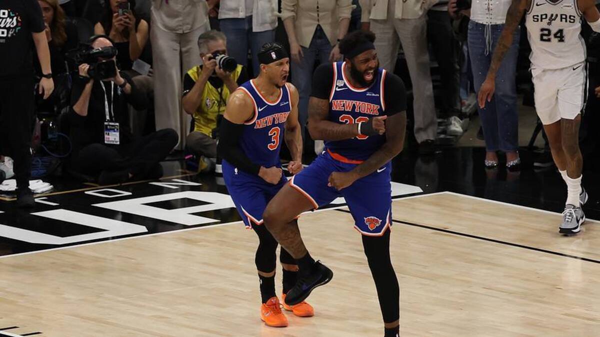  Mitchell Robinson had some huge moments for the Knicks, including defense on Victor Wembanyama's late shot attempt that would've won the game for the Spurs. | Geoff Burke-Imagn Images 
