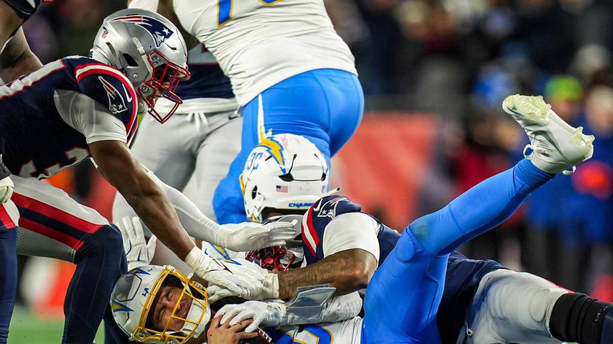  Chargers quarterback Justin Herbert took a beating last year without star tackles Rashawn Slater and Joe Alt. | David Butler II-Imagn Images 