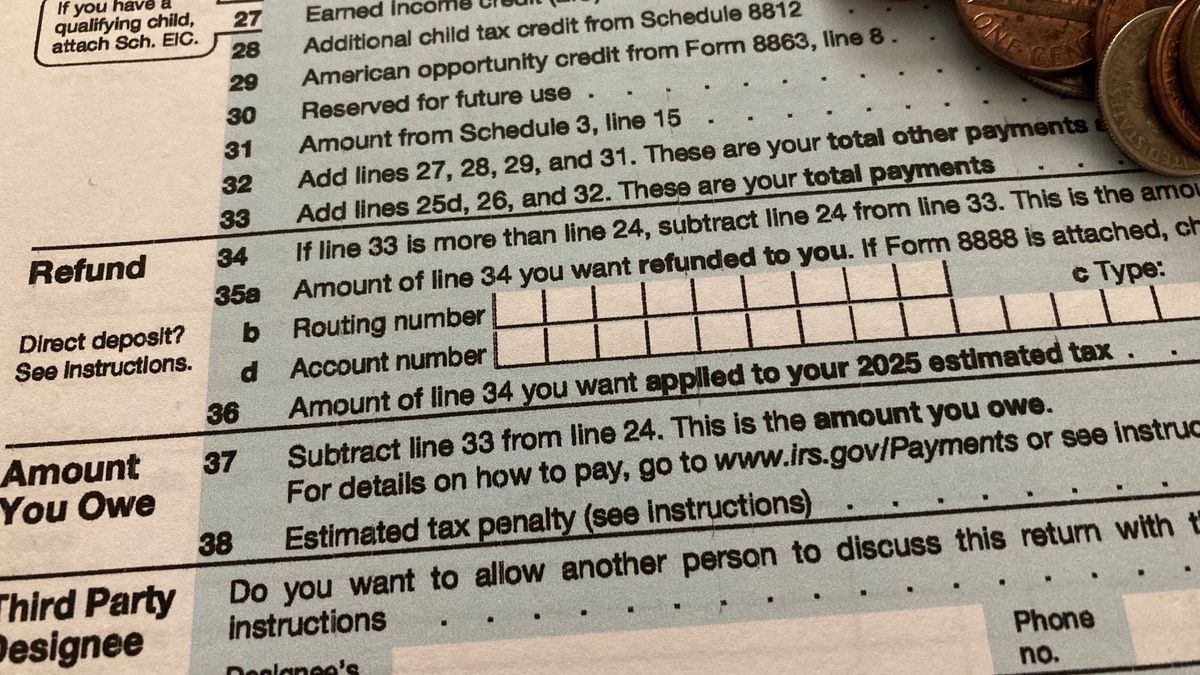 The average federal income tax refund in 2024 was $3,138 based on IRS data through Dec. 27, down 0.9% from the same period in 2023.
