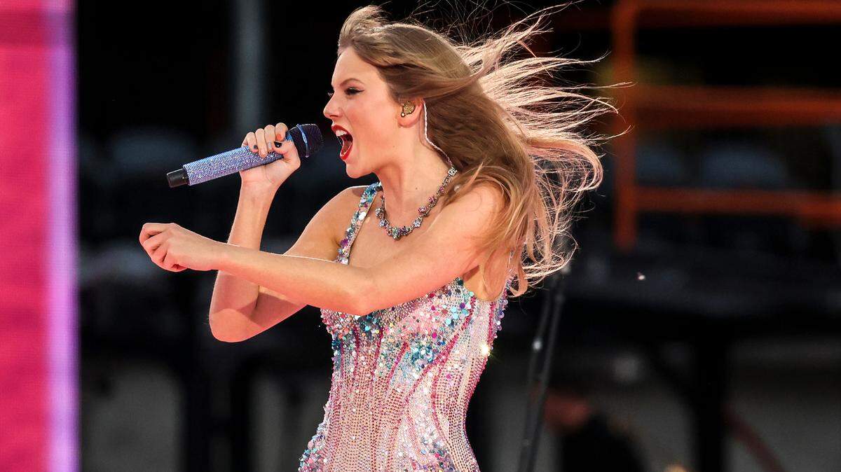 Taylor Swift performing here at Soldier Field on June 2, 2023, in Chicago. (Shanna Madison/Chicago Tribune/TNS)