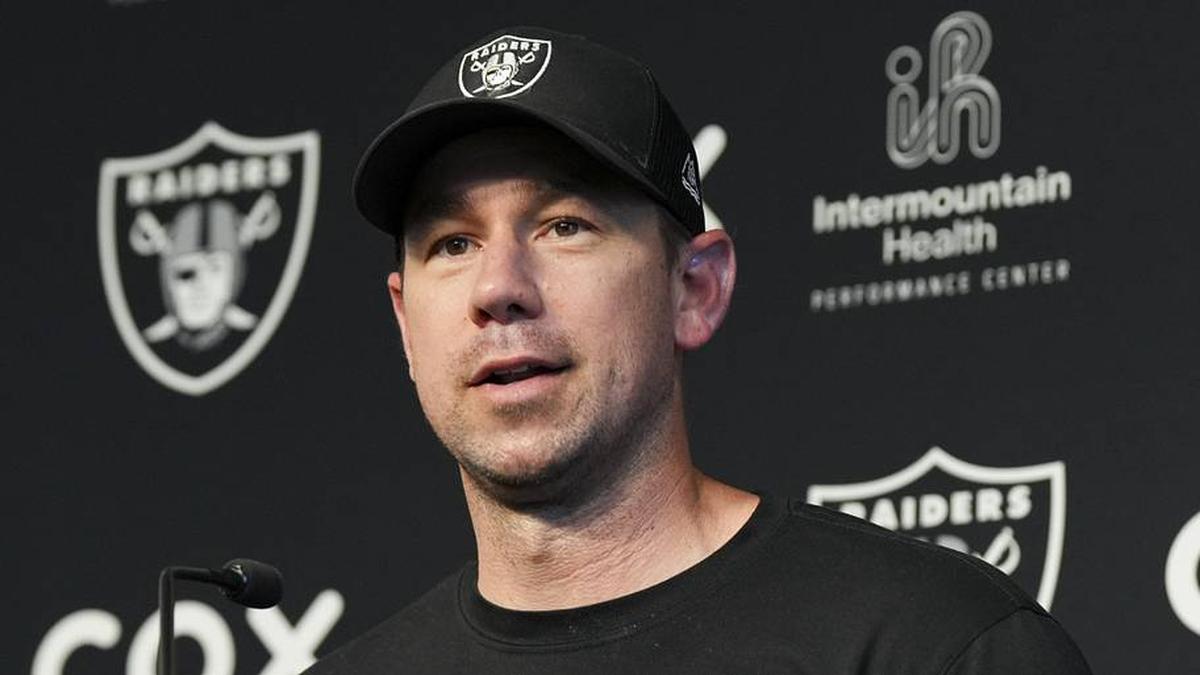  May 20, 2026; Henderson, NV, USA; Las Vegas Raiders head coach Klint Kubiak speaks during a news conference during organized team activities at Intermountain Health Performance Center. Mandatory Credit: Candice Ward-Imagn Images | Candice Ward-Imagn Images 