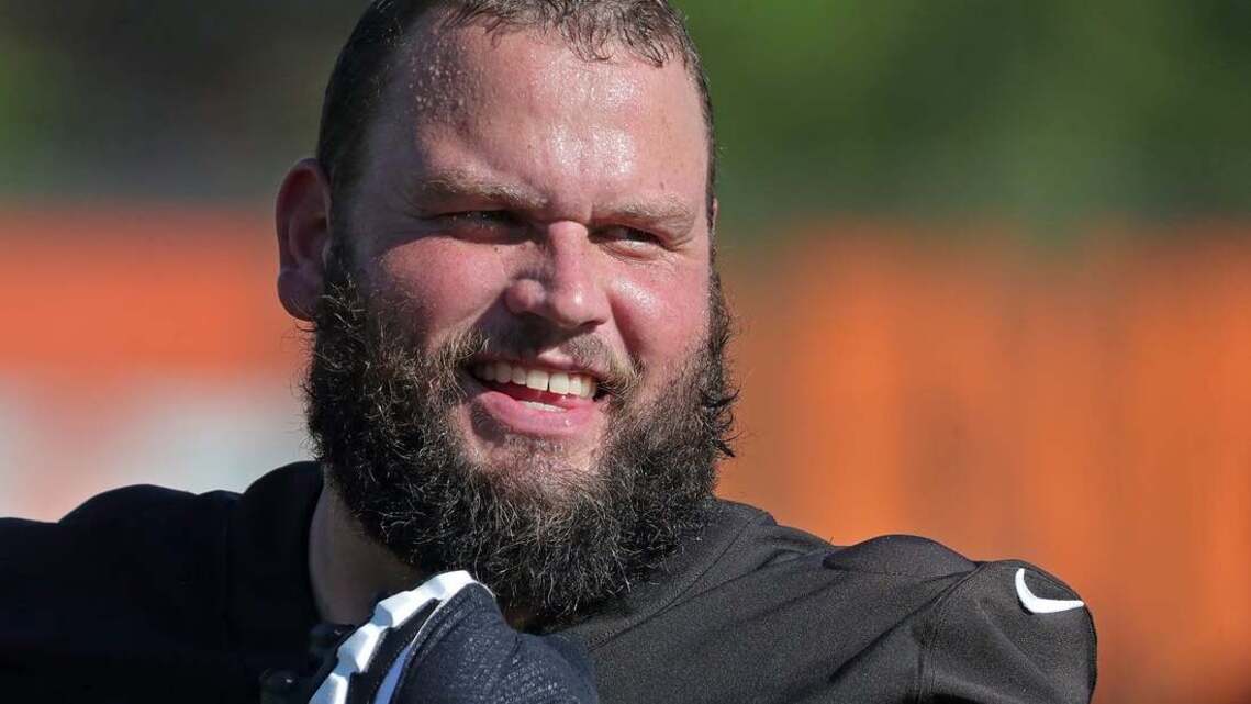 Long-time Browns G Joel Bitonio retires after 12 seasons 