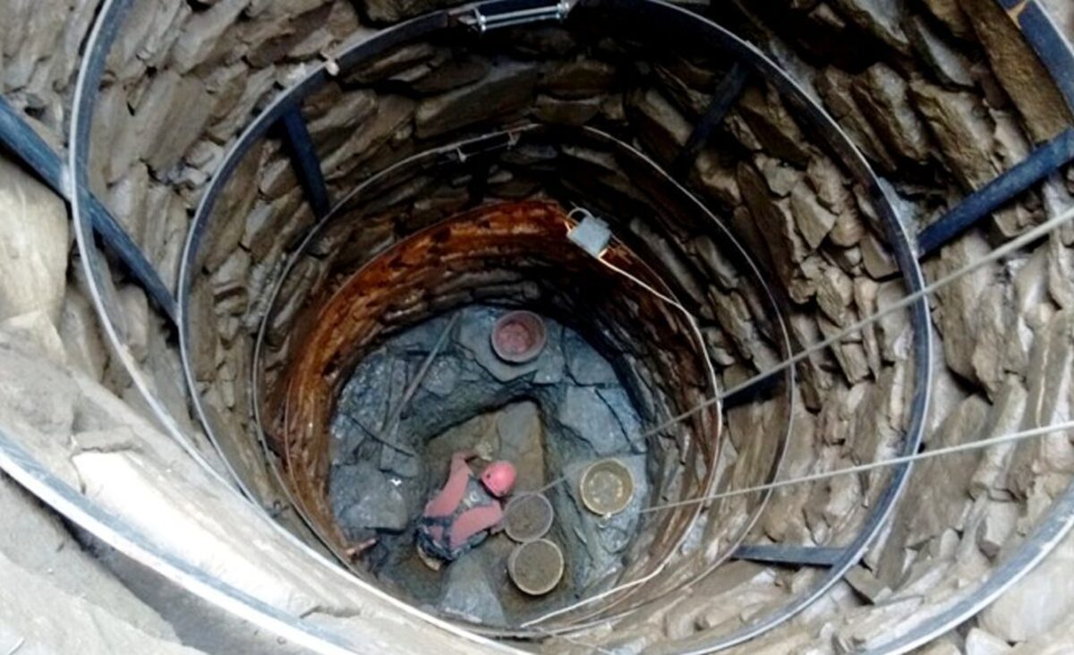  A view into an ancient Italian well which has pinpointed the origins of modern wine. (Florida State University via SWNS) 