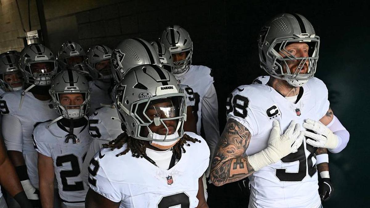 Dec 14, 2025; Philadelphia, Pennsylvania, USA; Las Vegas Raiders running back Ashton Jeanty (2) and defensive end Maxx Crosby (98) in the tunnel against the Philadelphia Eagles at Lincoln Financial Field. Mandatory Credit: Eric Hartline-Imagn Images | Eric Hartline-Imagn Images 