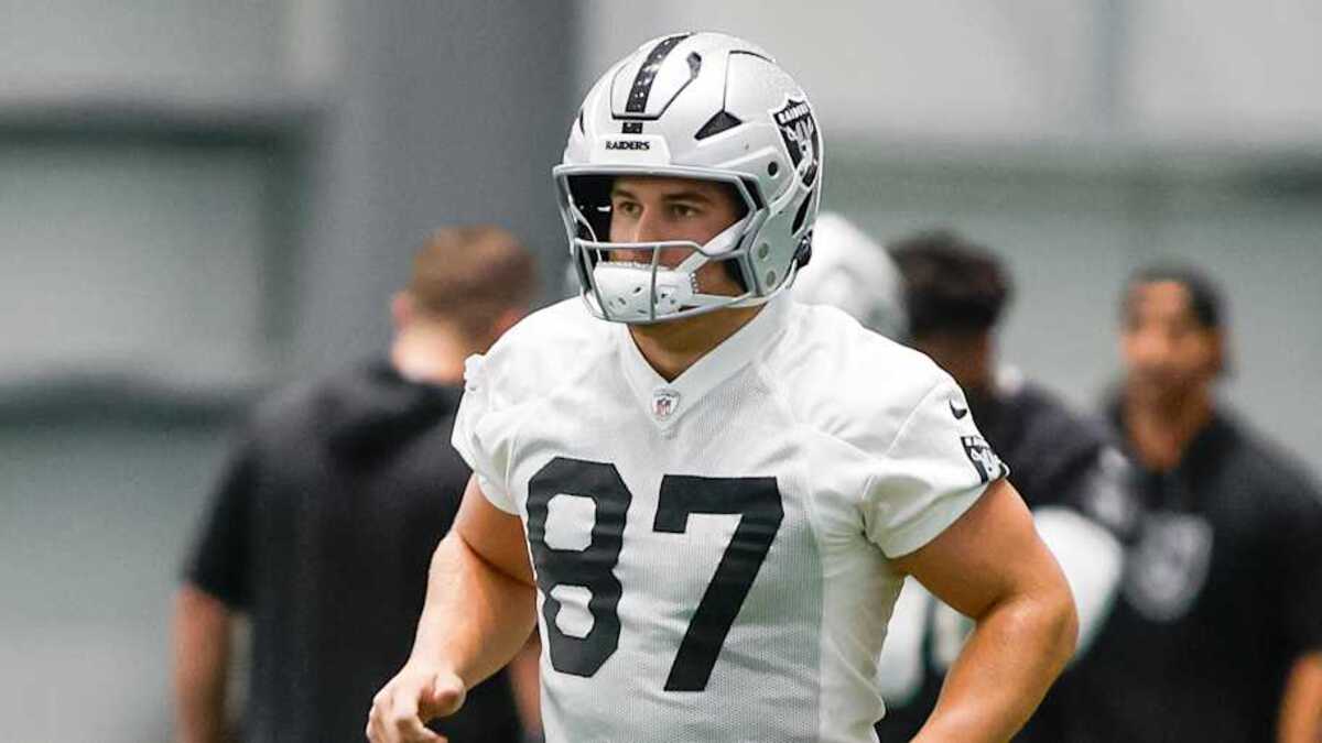  Las Vegas Raiders TE Michael Mayer | Darrell Craig Harris, On SI 