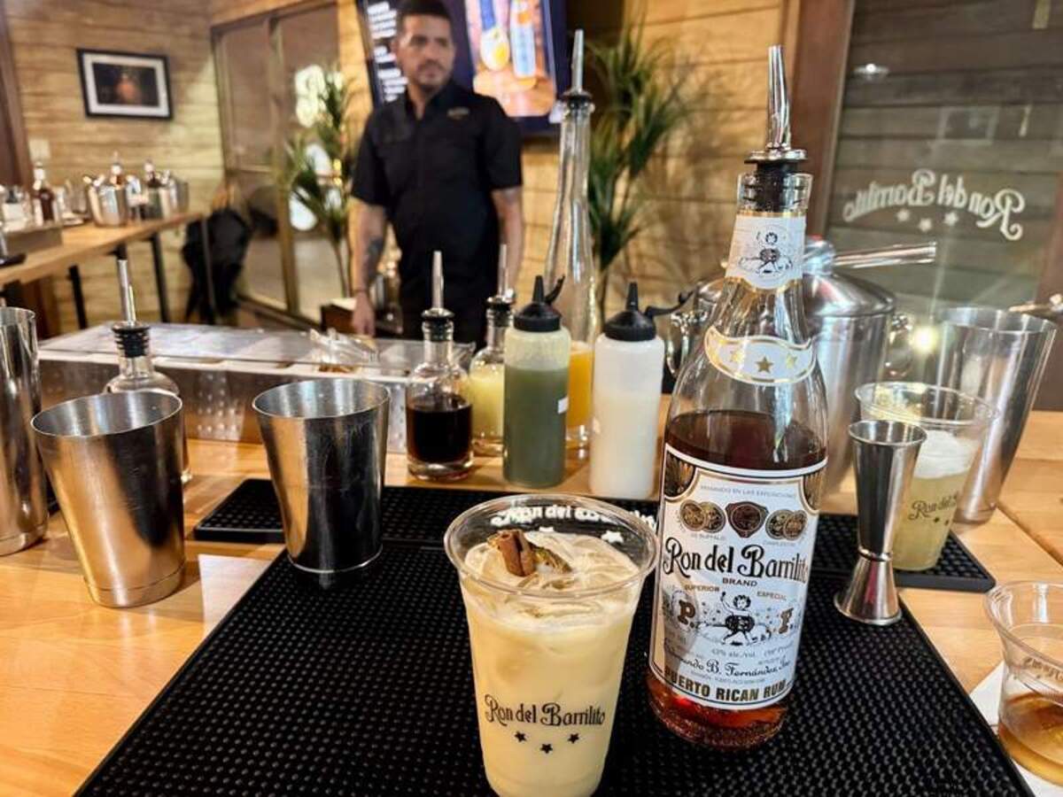  Cocktail-making class at the Ron del Barrilito rum distillery. Photo credit: Heidi Gollub 