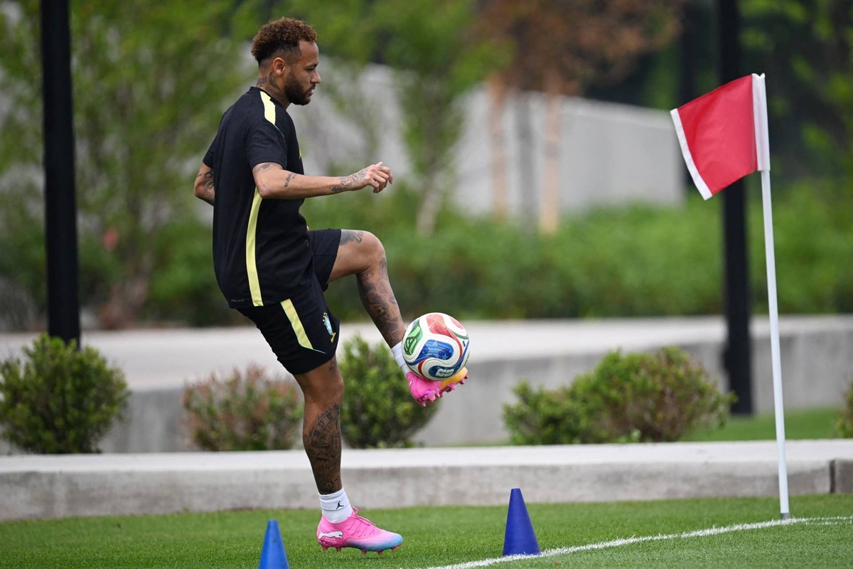  Brazil's forward #10 Neymar takes part in an MD-1 training session at Columbia Park Training Facility in Morristown, New jersey, on June 18, 2026, on the eve of the World Cup 2026 Group C football match between Brazil and Haiti. (Photo by MAURO PIMENTEL / AFP via Getty Images) Photo by MAURO PIMENTEL / AFP via Getty Images