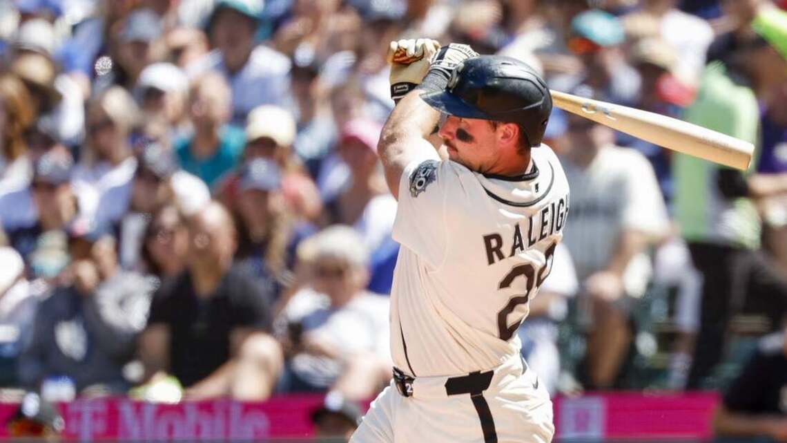 Mariners' pitching blanks Blue Jays for second straight game  