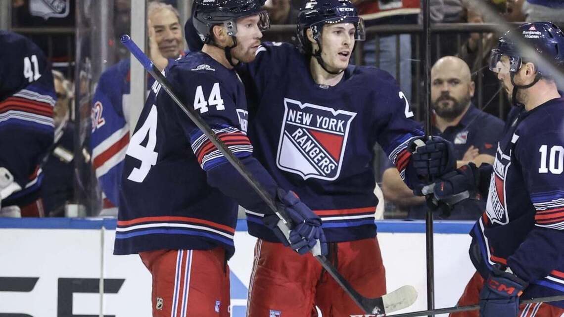 Rangers rout Canucks, remain undefeated at home