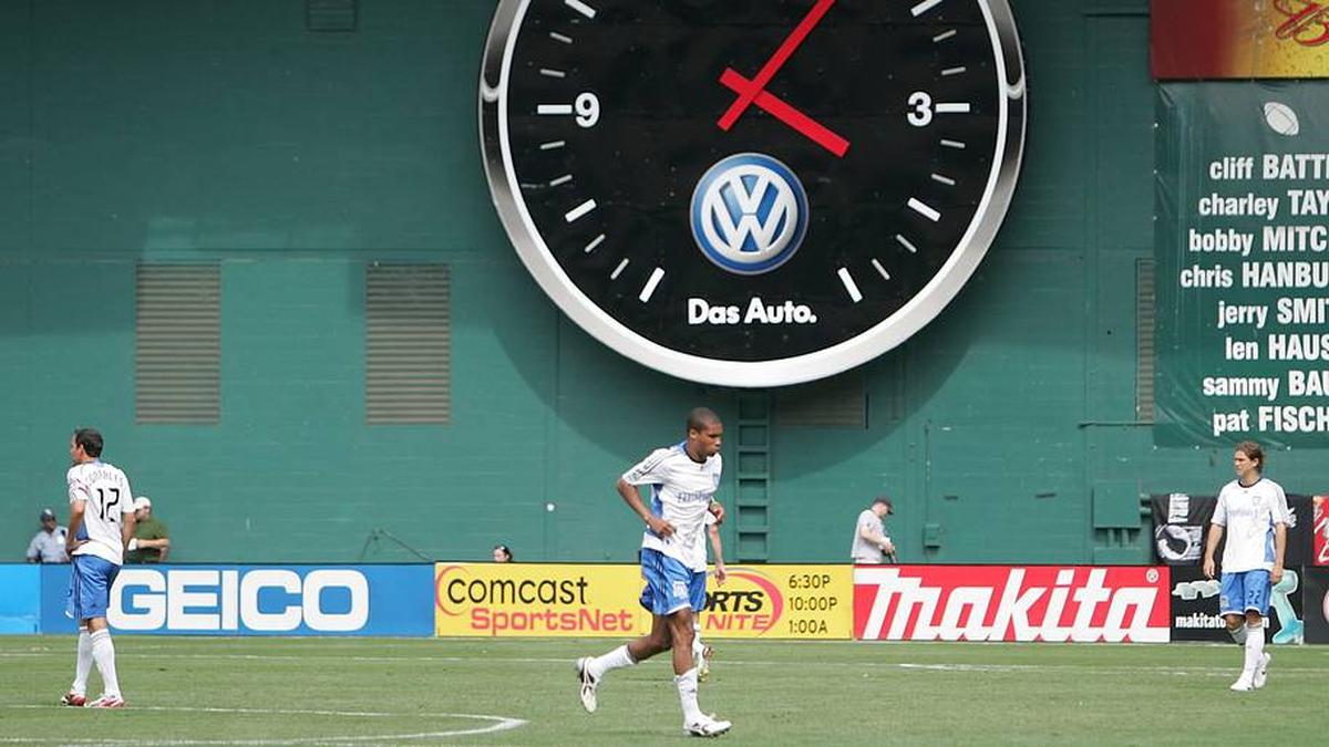  Time waits for no man-unless they're an injured MLS player. | Tony Quinn/MLS/Getty Images 