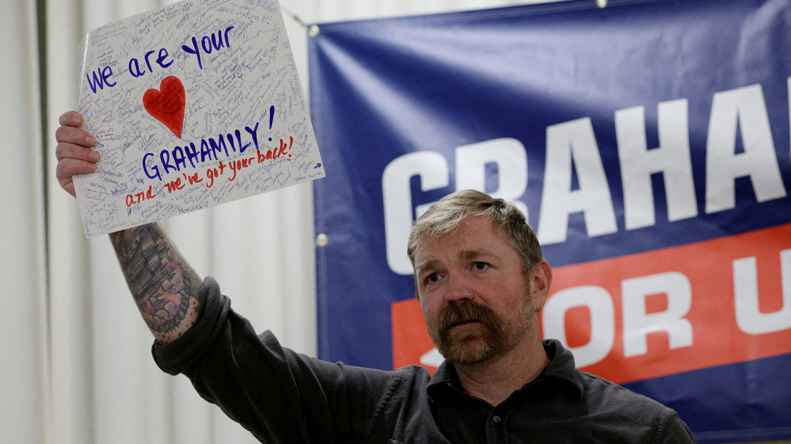 Maine's Democratic Party calls for Platner to drop out of race 