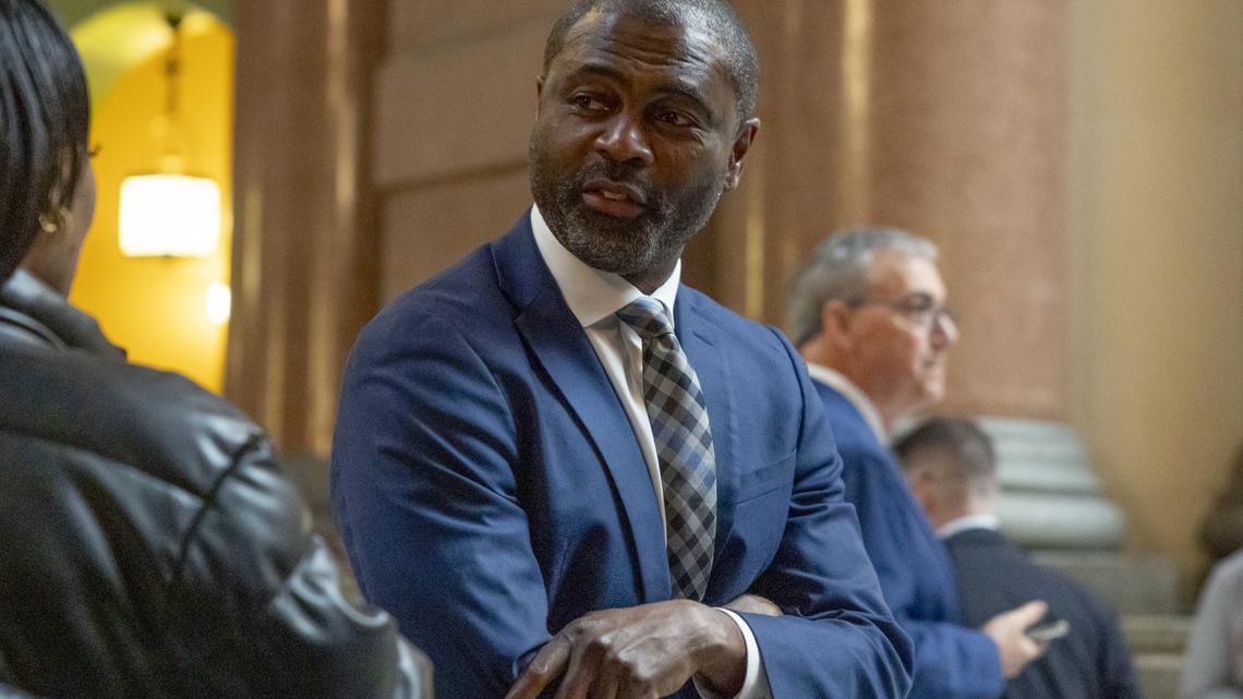 Illinois Democrats trying to get ‘millionaire tax' and redistricting amendment questions on fall ballot 