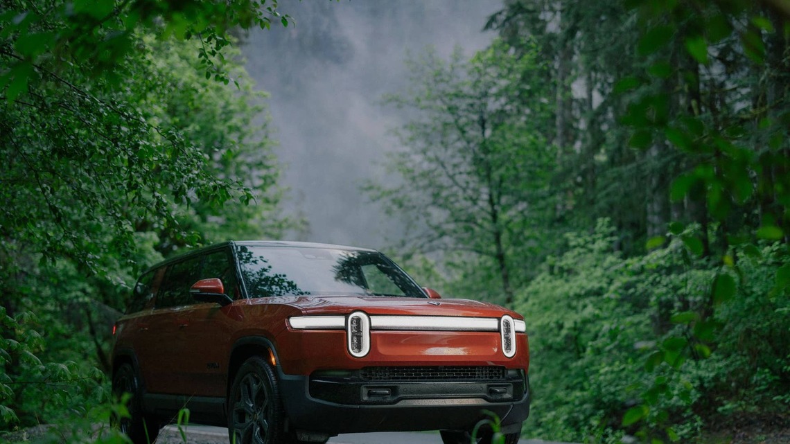 You Have $70,000: A Rivian R1S or a Mercedes-Benz GLE?