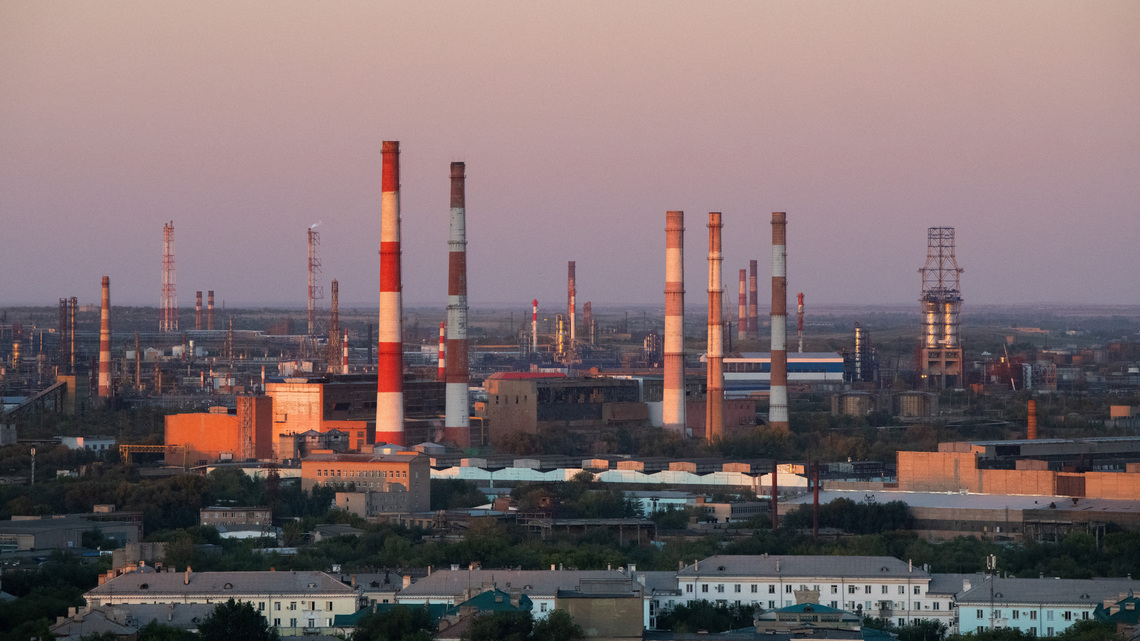 Russian manufacturing contracts slightly as job cuts hit fastest since May, PMI shows 