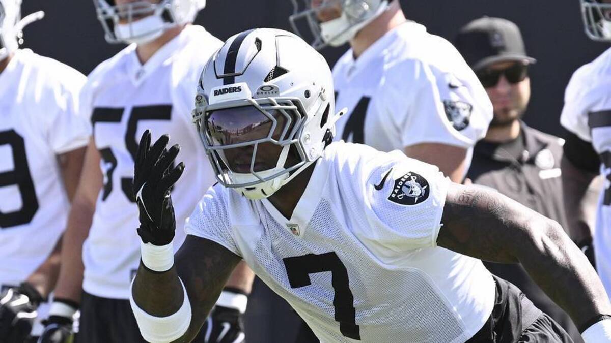  May 20, 2026; Henderson, NV, USA; Las Vegas Raiders linebacker Quay Walker (7) practices during organized team activities at Intermountain Health Performance Center. Mandatory Credit: Candice Ward-Imagn Images | Candice Ward-Imagn Images 