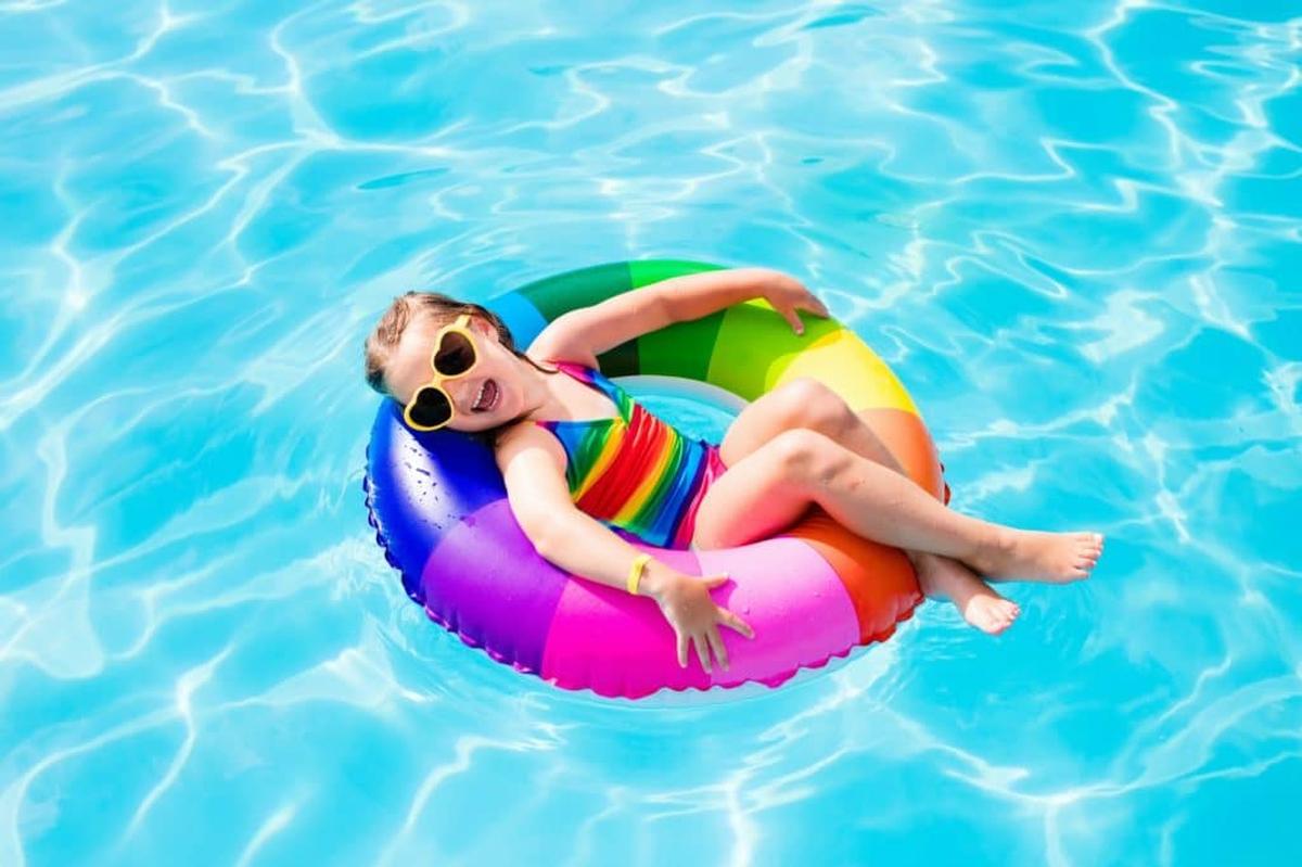  Bring less clothes that you think you should. You’ll spend most of the time in a swimsuit and coverup. Photo Credit: FamVeld via Shutterstock 