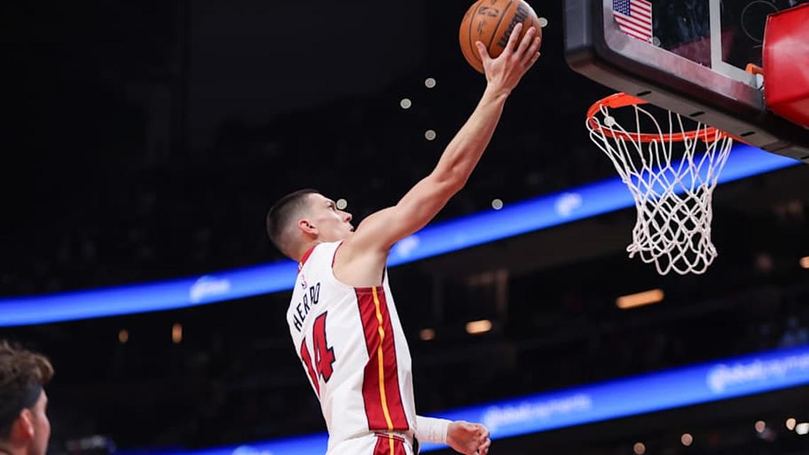 Tyler Herro shines in return, as Heat take down the Hawks