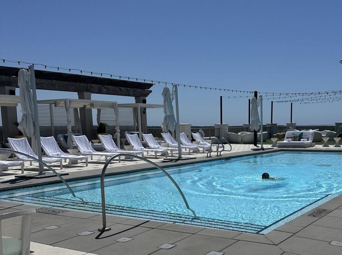  Ara Rooftop Pool at Hotel Effie. Photo credit: Robin O’Neal Smith 