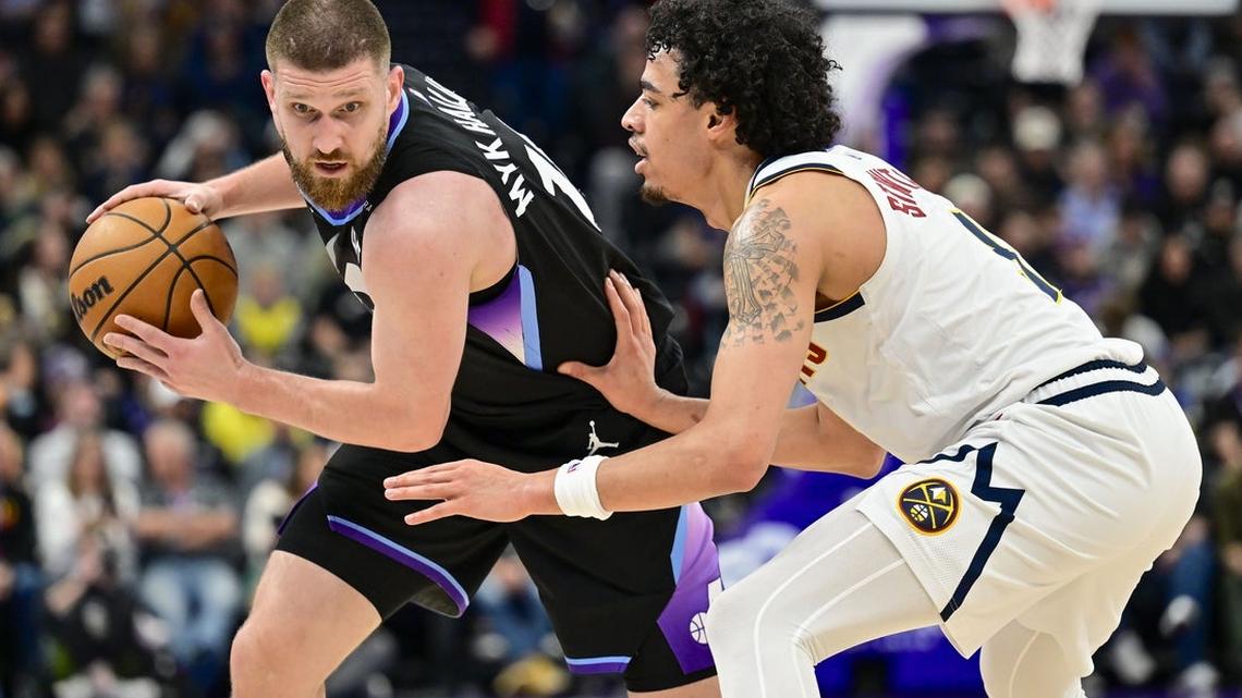 Jamal Murray pours in 45 as Nuggets hold off Jazz 