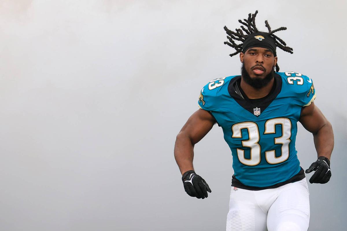  Jacksonville Jaguars running back Bhayshul Tuten (33) is introduced before an NFL football game at EverBank Stadium, Sunday, Dec. 7, 2025, in Jacksonville, Fla. The Jaguars defeated the Colts 36-19.