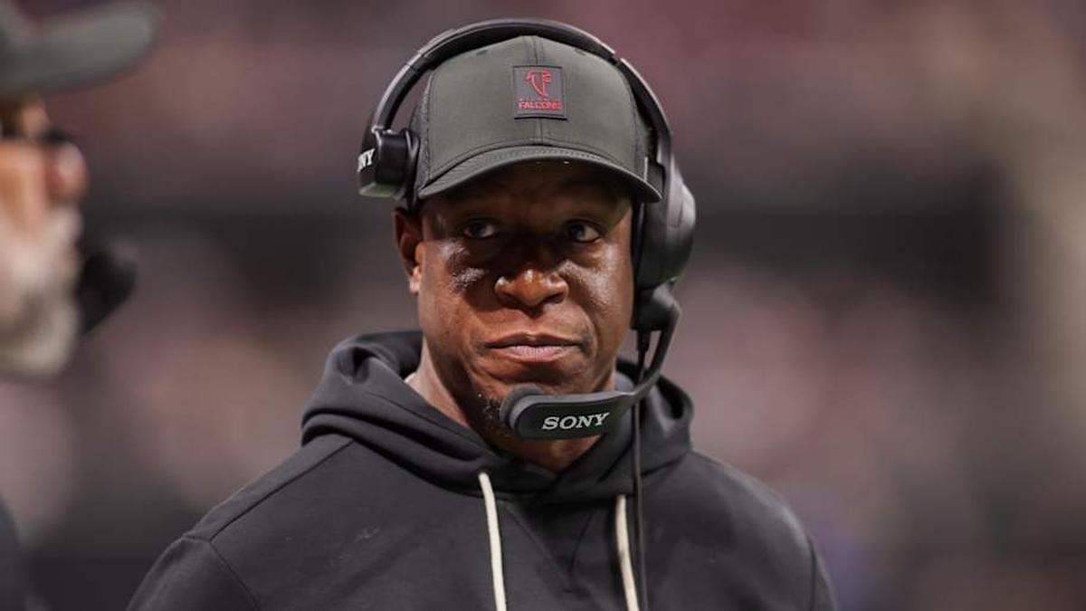  Dec 29, 2025; Atlanta, Georgia, USA; Atlanta Falcons head coach Raheem Morris on the sideline against the Los Angeles Rams in the second quarter at Mercedes-Benz Stadium. Mandatory Credit: Brett Davis-Imagn Images | Brett Davis-Imagn Images 