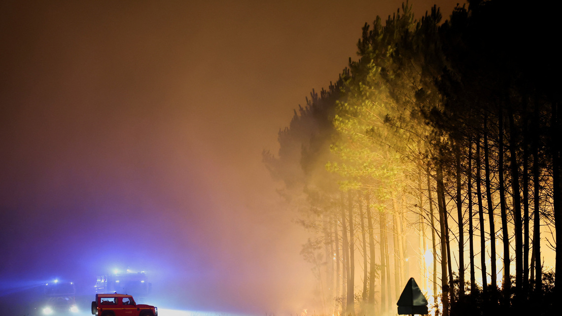 France wildfire forces thousands to flee as tinder box conditions persist in warming Europe 