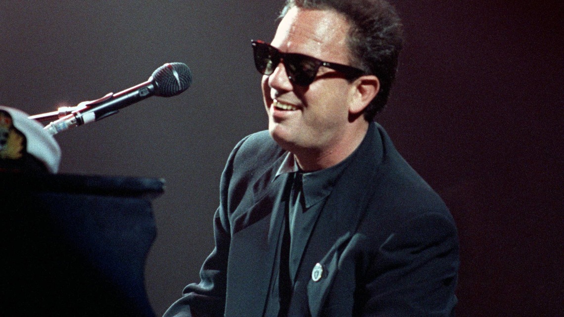 33 Years Ago Today: One of the 'Greatest Songwriters of All Time' Scored His Last No. 1 Album 
