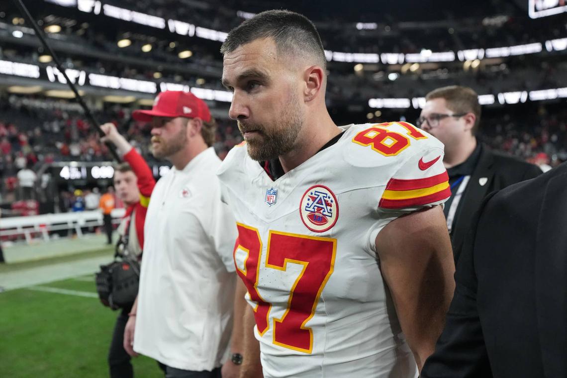  Jan 4, 2026; Paradise, Nevada, USA; Kansas City Chiefs tight end Travis Kelce (87) leaves the field after the game against the Las Vegas Raiders at Allegiant Stadium. Mandatory Credit: Kirby Lee-Imagn Images 