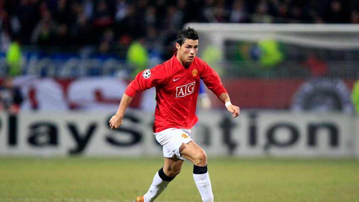  Ronaldo was just starting his prime during his first spell in England. | Stephane Reix/For Picture/Corbis/Getty Images 