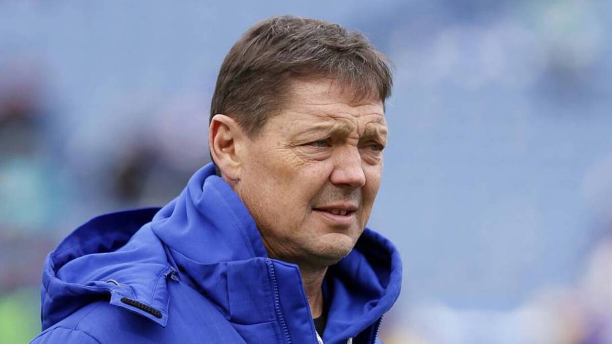  Dec 17, 2017; Orchard Park, NY, USA; Buffalo Bills offensive coordinator Rick Dennison on the field before a game against the Miami Dolphins at New Era Field. Mandatory Credit: Timothy T. Ludwig-Imagn Images | Timothy T. Ludwig-Imagn Images 