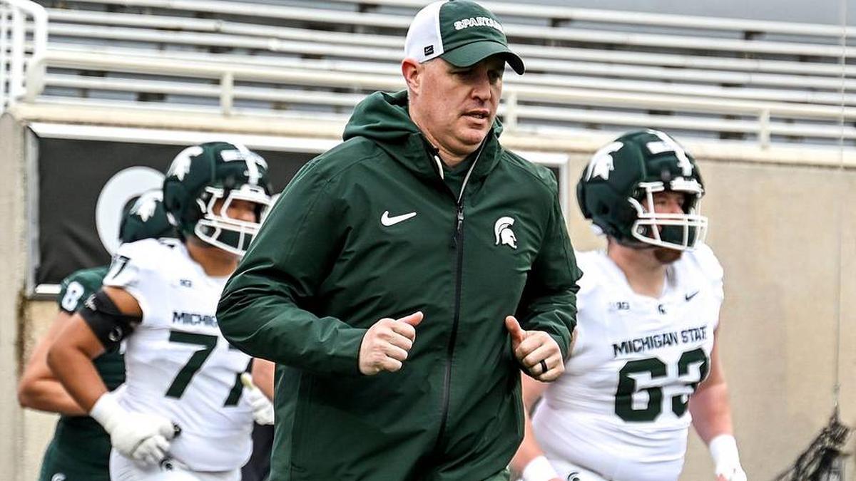  Michigan State's head coach Pat Fitzgerald and the Spartans takes the field during the football Spring Showcase on Saturday, April 18, 2026, at Spartan Stadium in East Lansing. | Nick King/Lansing State Journal / USA TODAY NETWORK via Imagn Images 