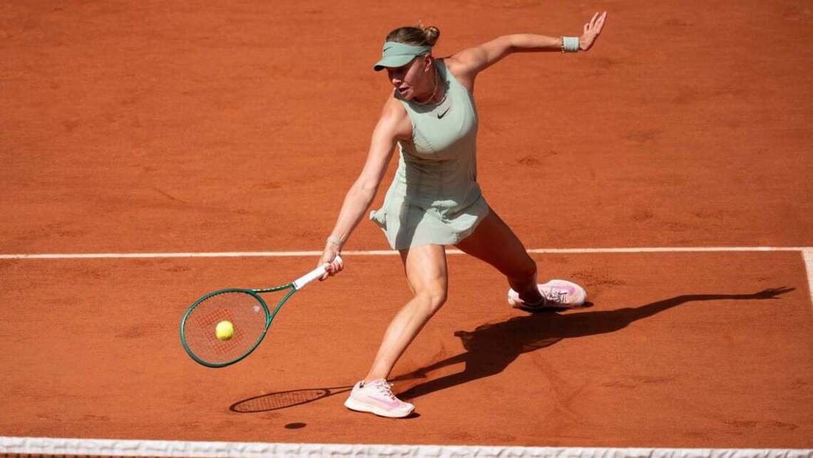 Americans Amanda Anisimova, Iva Jovic cruise into London quarters 
