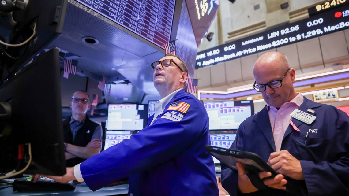 Wells Fargo raises S&P 500 stock market target, citing AI 
