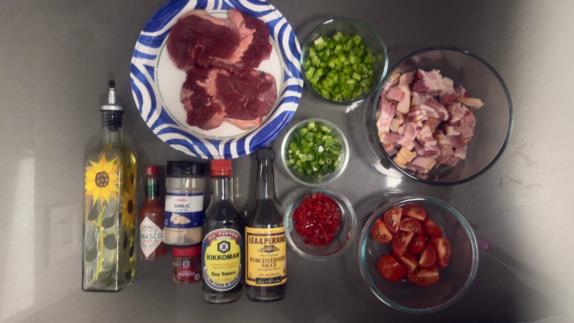 Desi Arnaz's Paprika Steak Recipe Is the Epitome of Old-School Comfort Food 