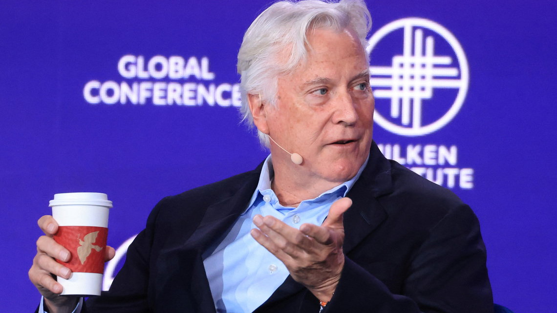 Mark Walter offered to pledge his Guggenheim stake to secure loans, Bloomberg News reports 