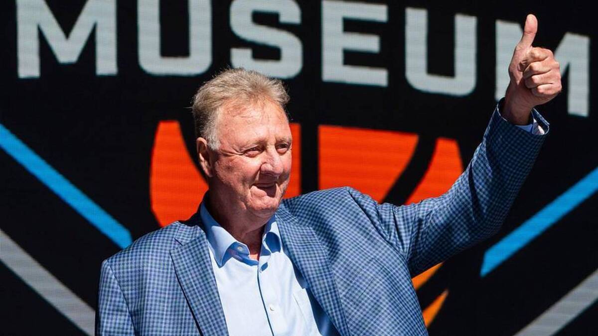  Larry Bird waves at the crowd gathered Thursday, May 30, 2024, for the grand opening ceremony of the Larry Bird Museum in Terre Haute, Indiana. | Mykal McEldowney/IndyStar / USA TODAY NETWORK via Imagn Images 