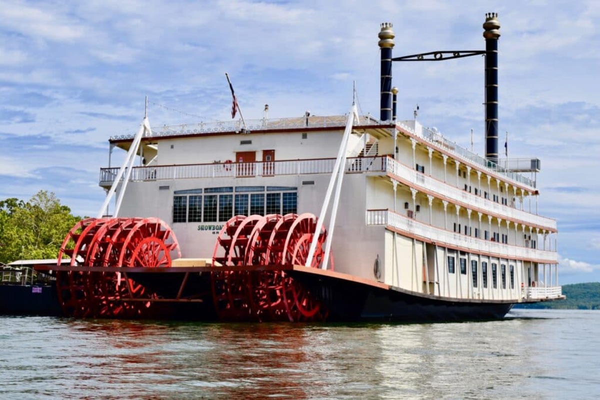  Catch dinner and a show aboard the Showboat Branson Belle, a fun thing to do with kids. Photo credit: Cathy Bennett Kopf 
