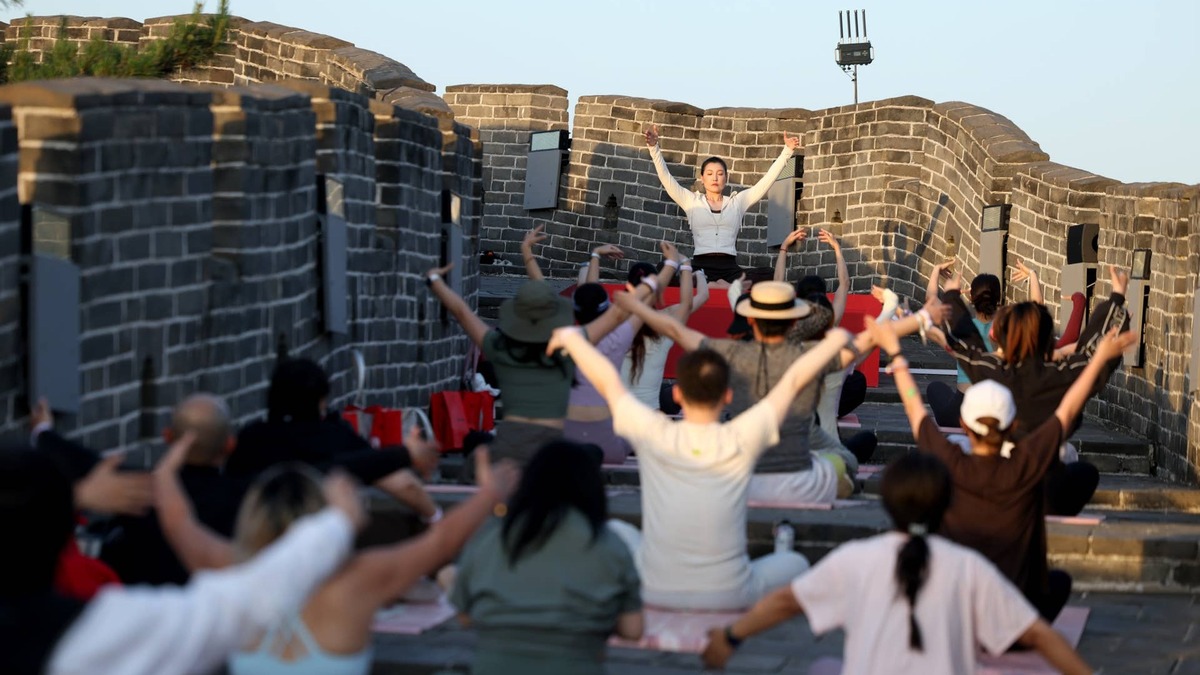 Entertainment Lululemon Finally Issues Apology for Culturally Insensitive Great Wall Event By Sabina Graves Parade - Trending Stories Updated June 18, 2026 6:43 PM Gift Article What Happened at Lululemon's Chinese Culture and Yoga Celebration? Lululemon Issues Apology