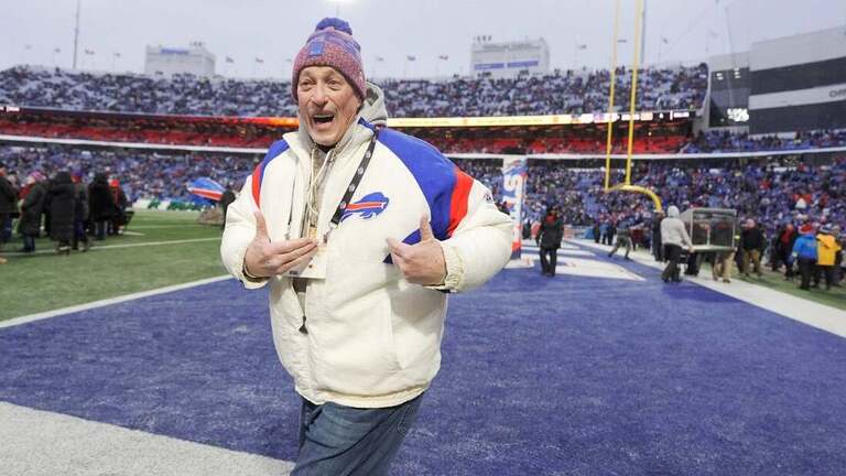 Jim Kelly acknowledges he recently had a stroke 