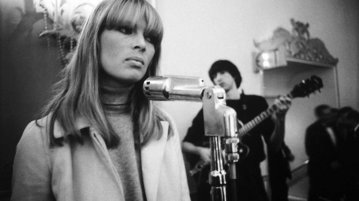 1967 Folk-Pop Ballad, Written by a Teenager, Became a Melancholy Anthem Decades Later 