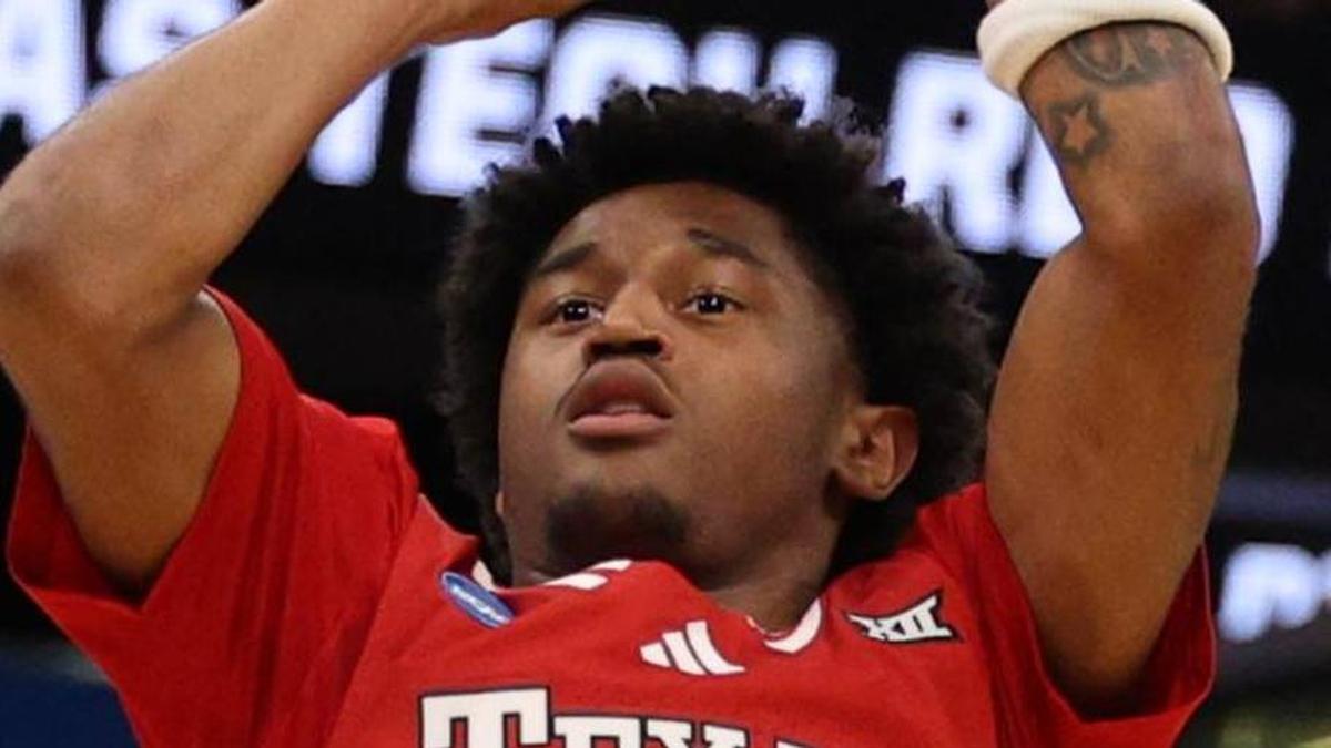  Mar 22, 2026; Tampa, FL, USA; Texas Tech Red Raiders guard Jaylen Petty (11) shoots over Alabama Crimson Tide guard Labaron Philon (0) in the first half during a second round game of the men's 2026 NCAA Tournament at Benchmark International Arena. Mandatory Credit: Nathan Ray Seebeck-Imagn Images | Nathan Ray Seebeck-Imagn Images 