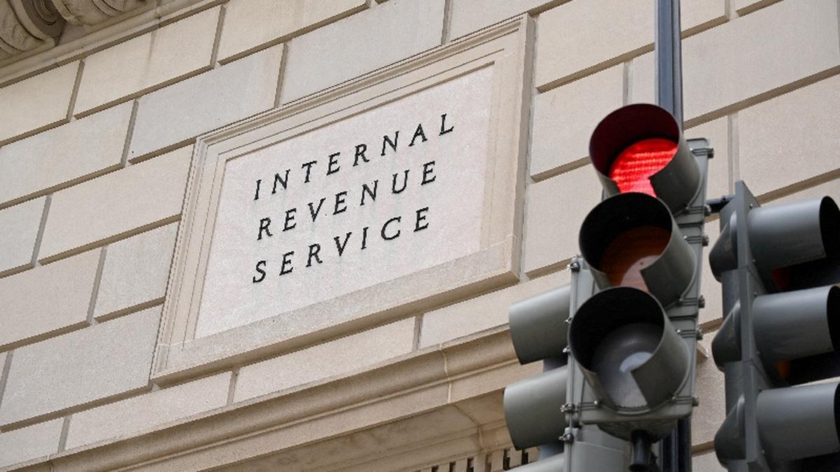 FILE PHOTO: The Internal Revenue Service (IRS) building is seen in Washington, U.S. September 28, 2020. REUTERS/Erin Scott/File Photo