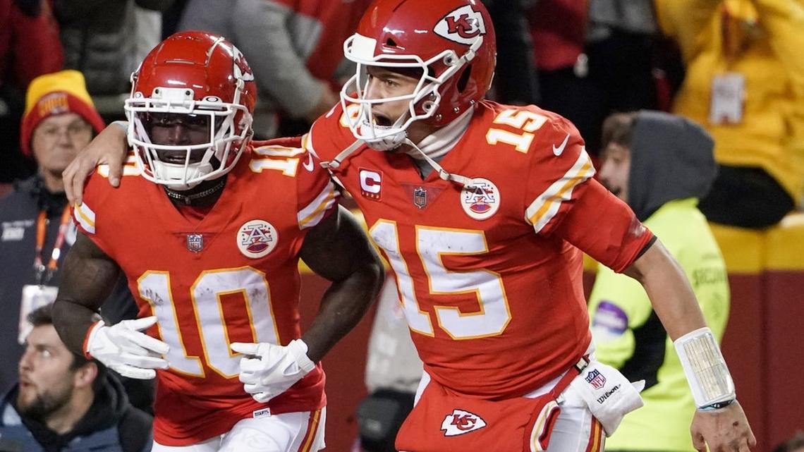 Report: Chiefs monitoring Tyreek Hill's ACL recovery 