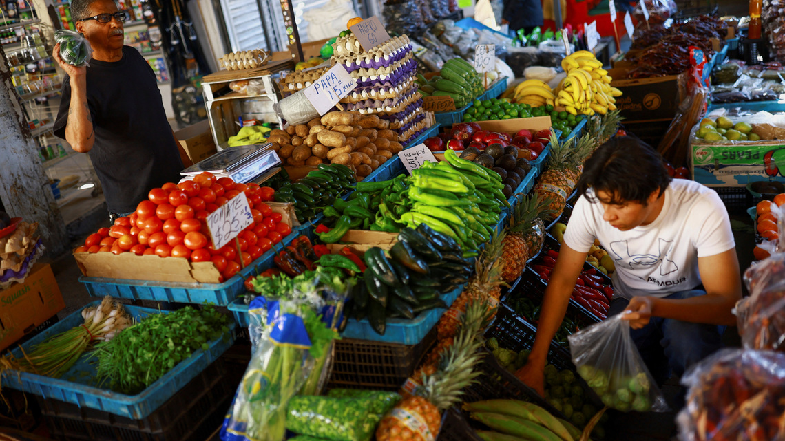 Mexican economy grows 0.8% in July from June 